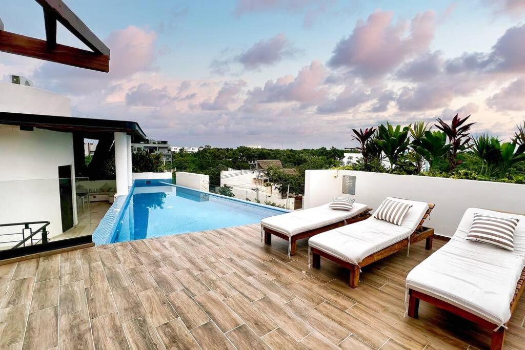 Apartment Spacious Penthouse With Pool